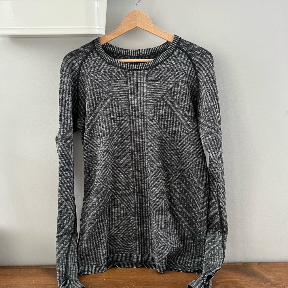 Lululemon restless patterned long sleeve pullover sz 10